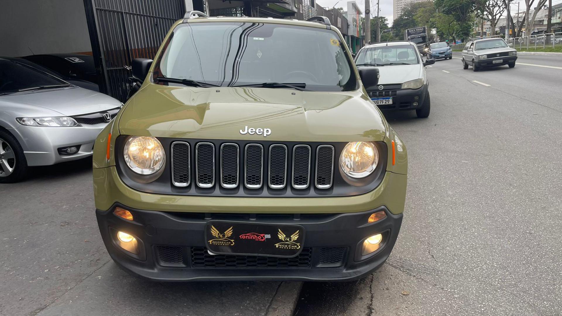 Foto Renegade Sport 1.8 4x2 Flex 16v Aut.