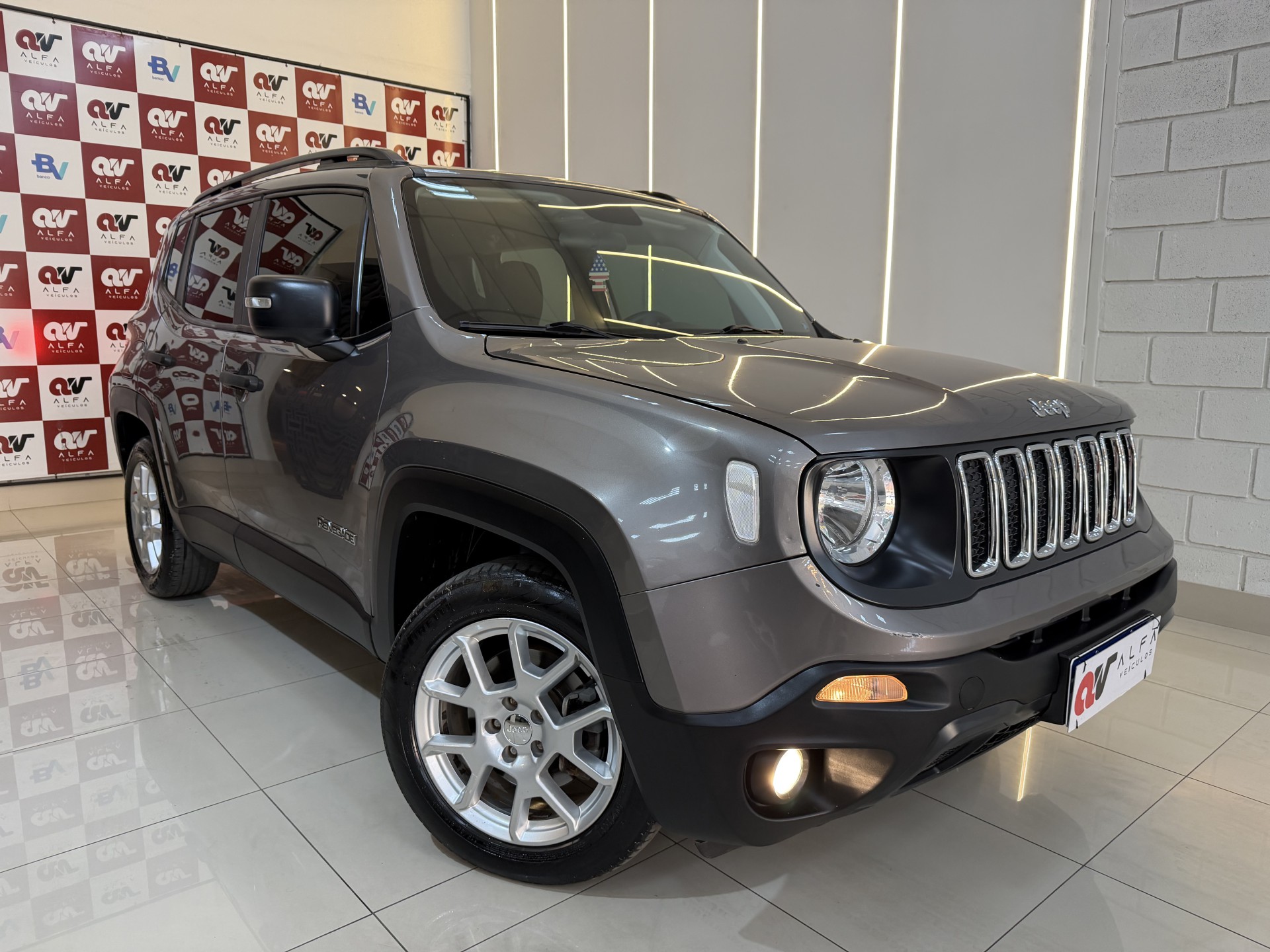 Foto Renegade Sport 1.8 4x2 Flex 16v Aut.