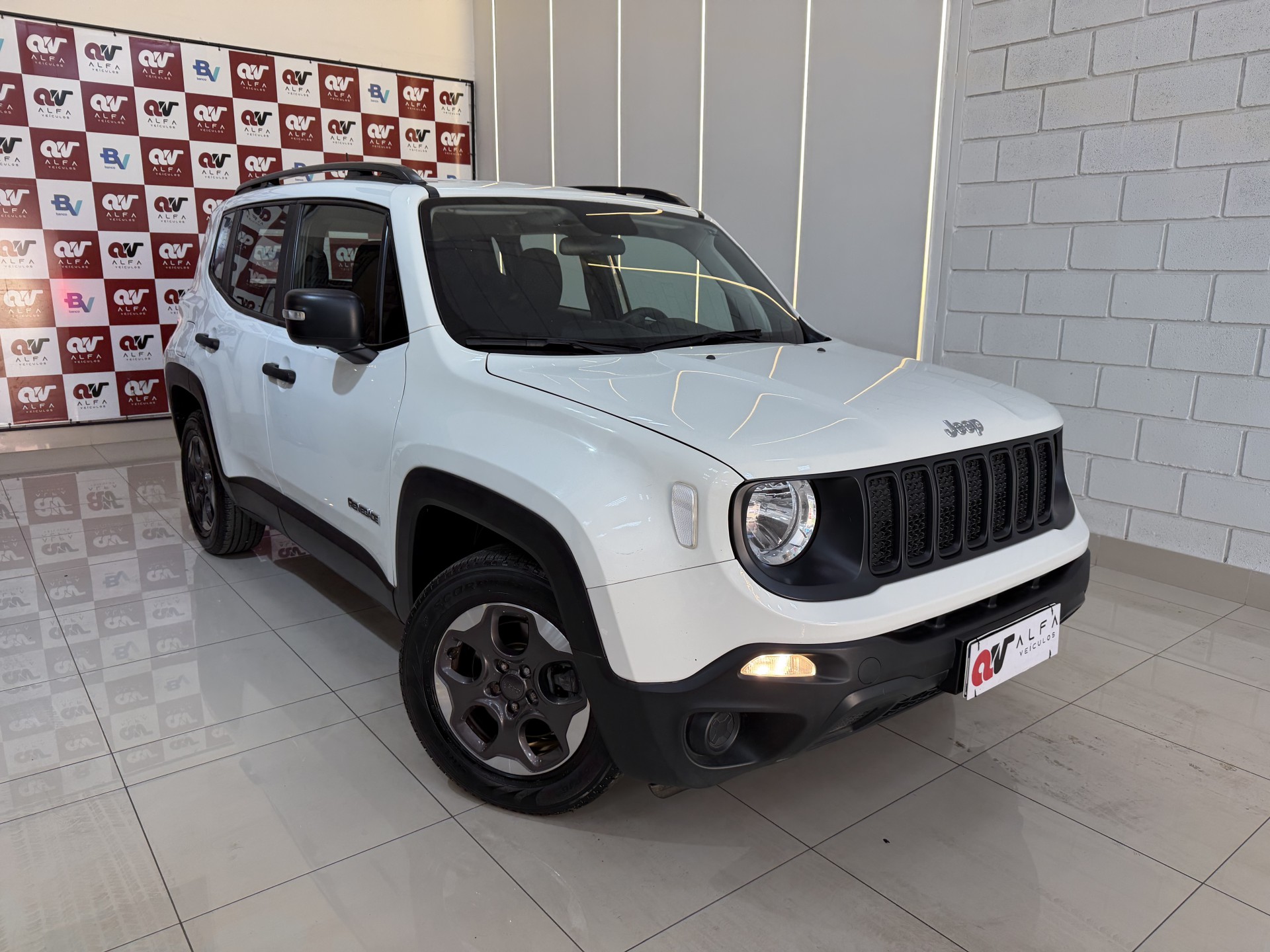 Foto Renegade1.8 4x2 Flex 16v Aut.