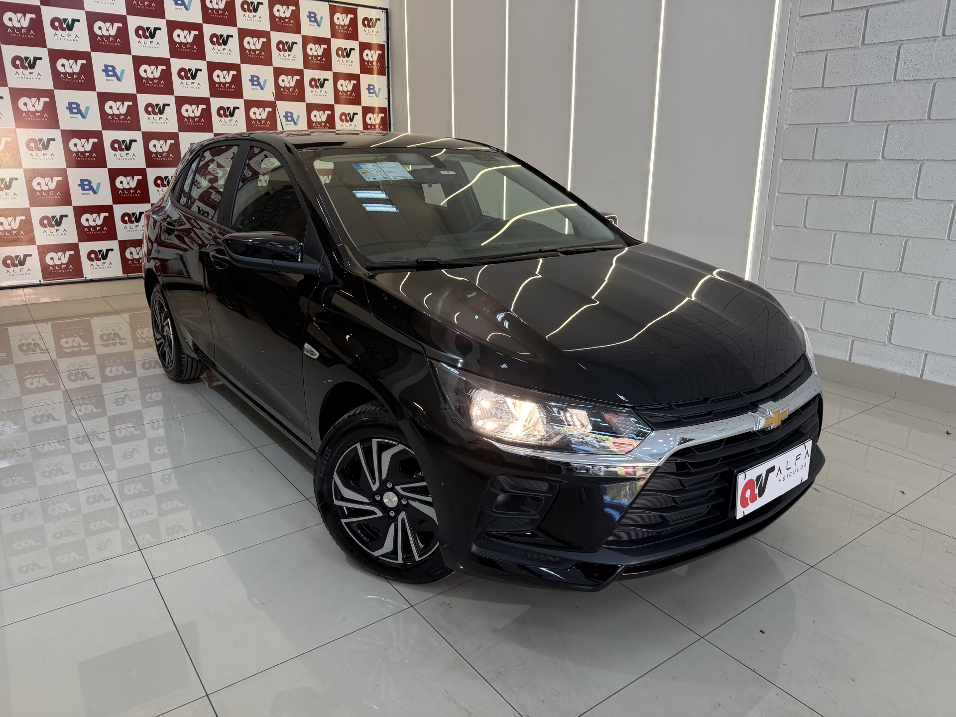 Foto Onix Hatch 1.0 12v Flex 5p Mec.