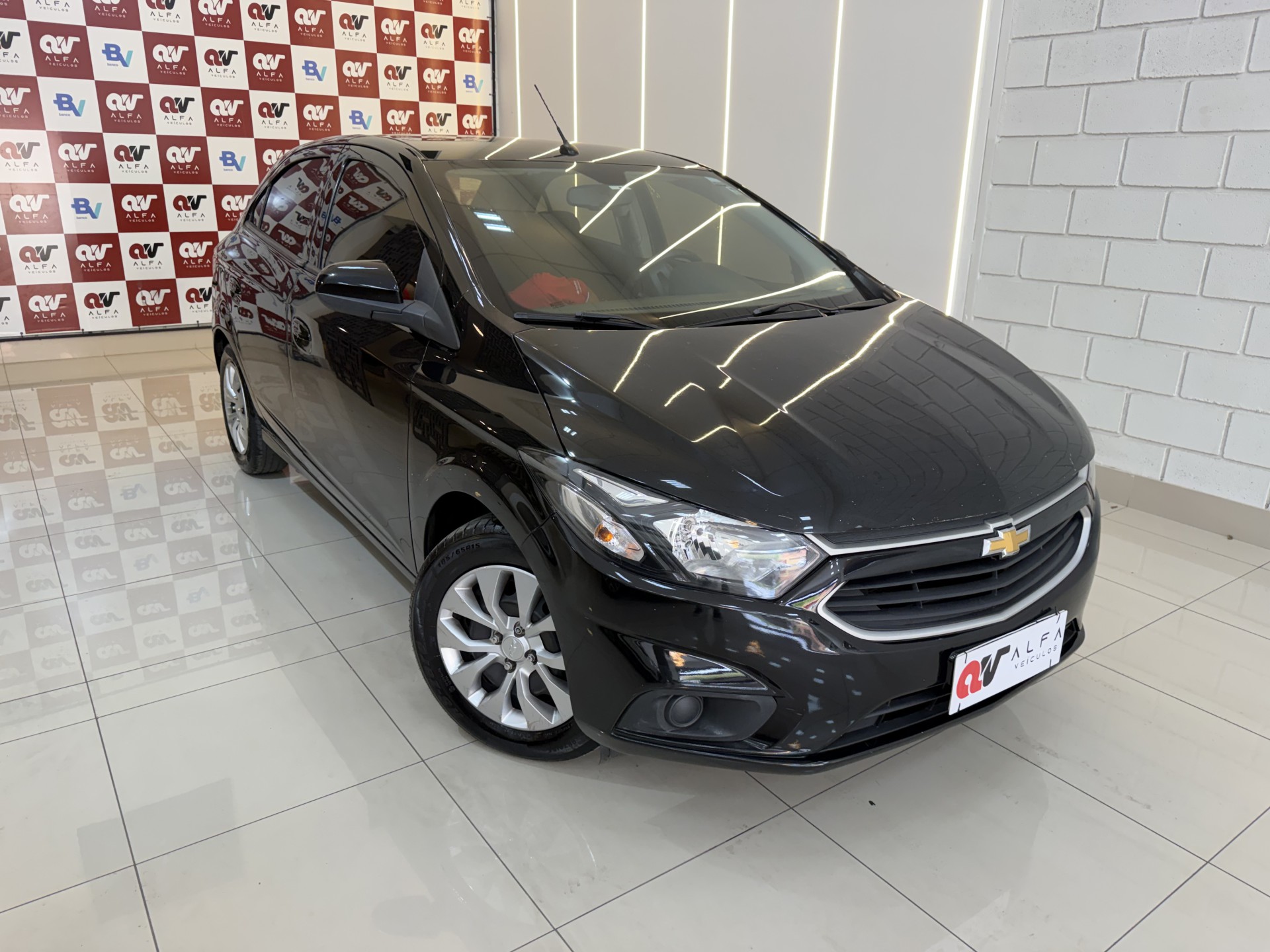 Foto Onix Hatch Lt 1.4 8v Flexpower 5p Mec.