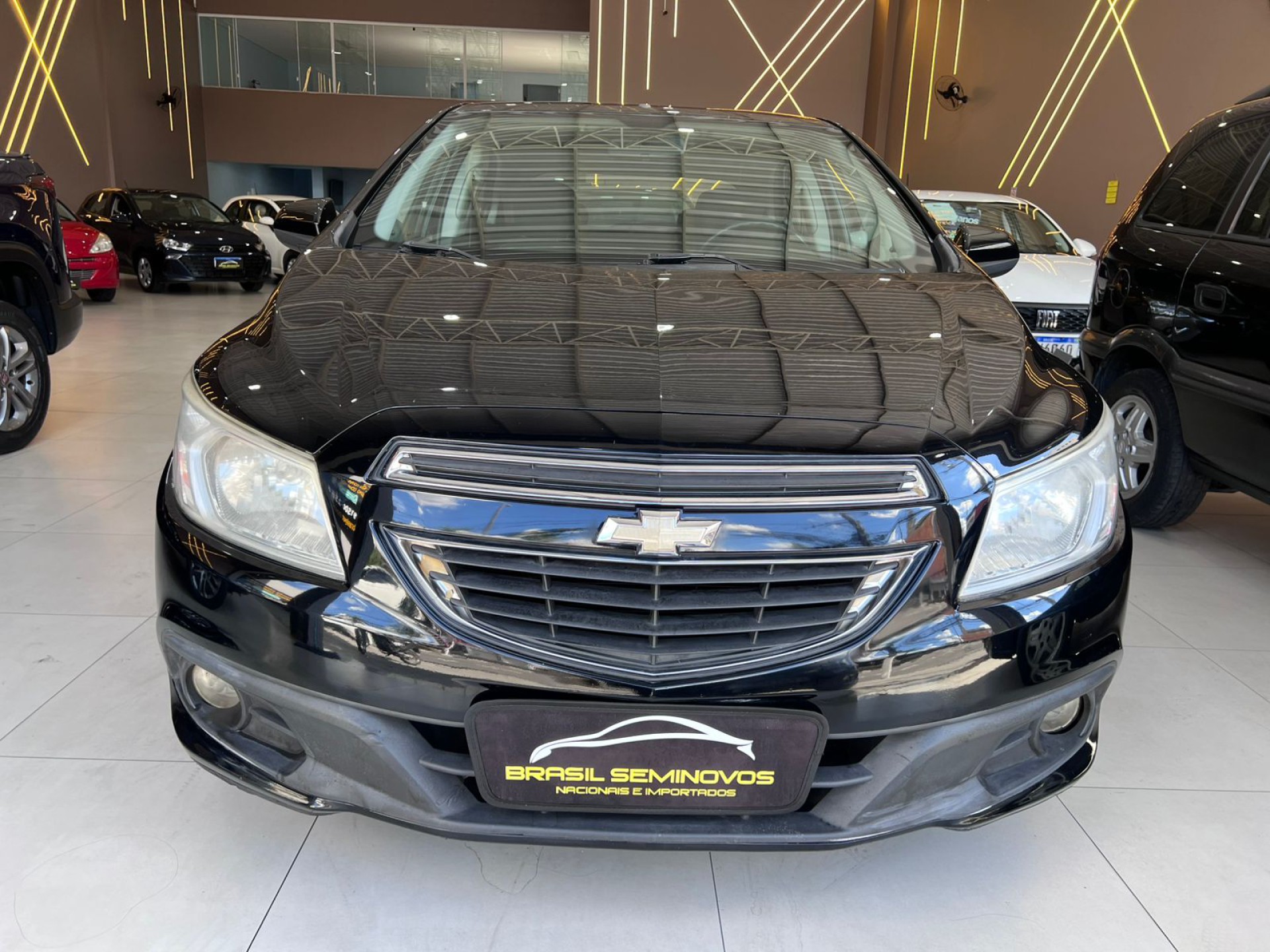 Foto Onix Hatch Lt 1.0 8v Flexpower 5p Mec.