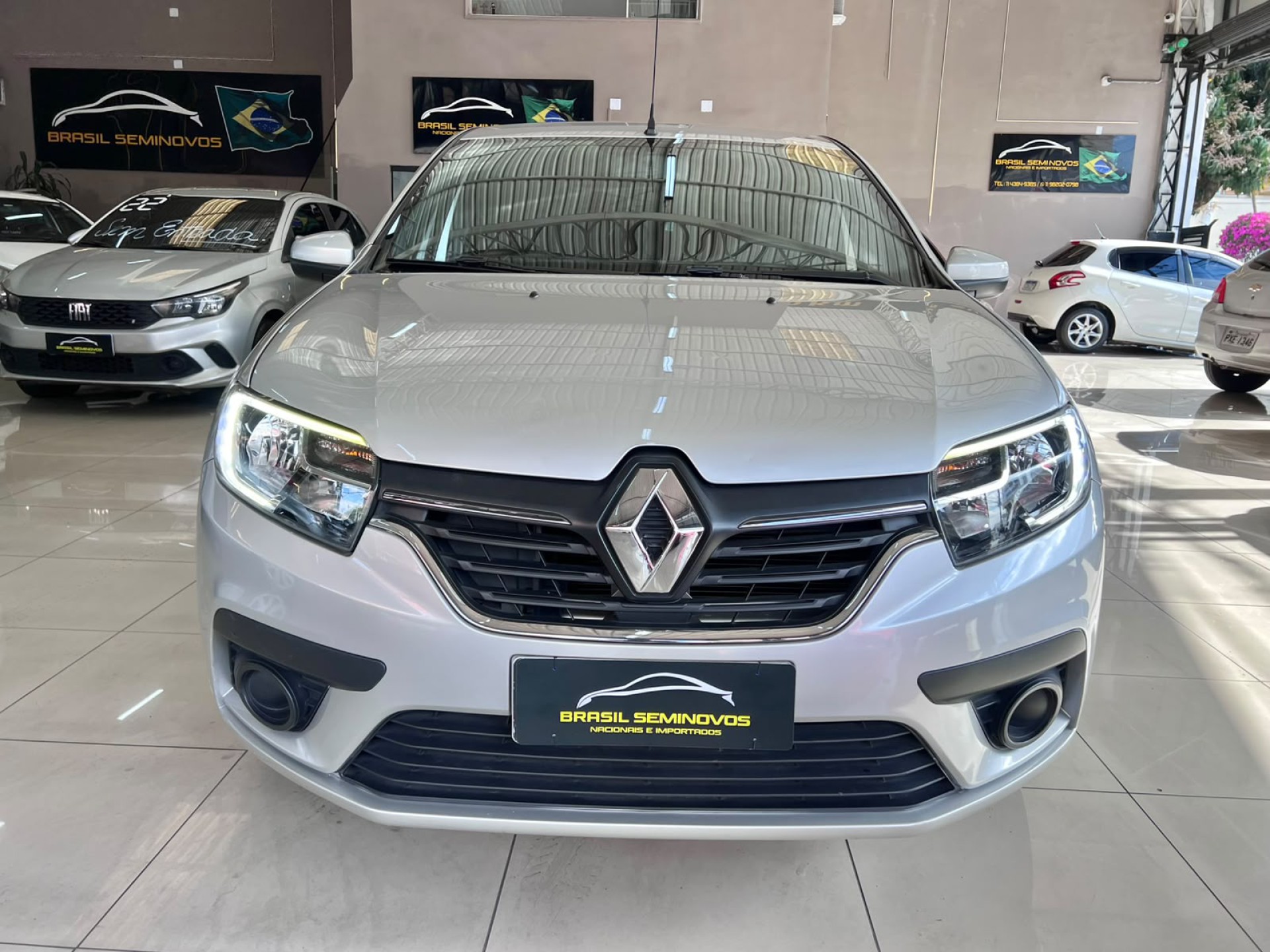 Foto Sandero Life 1.0 Mt