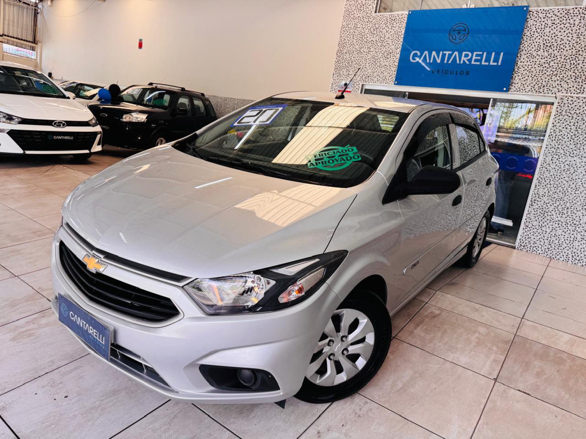 Foto Onix Hatch Joy 1.0 8v Flex 5p Mec.