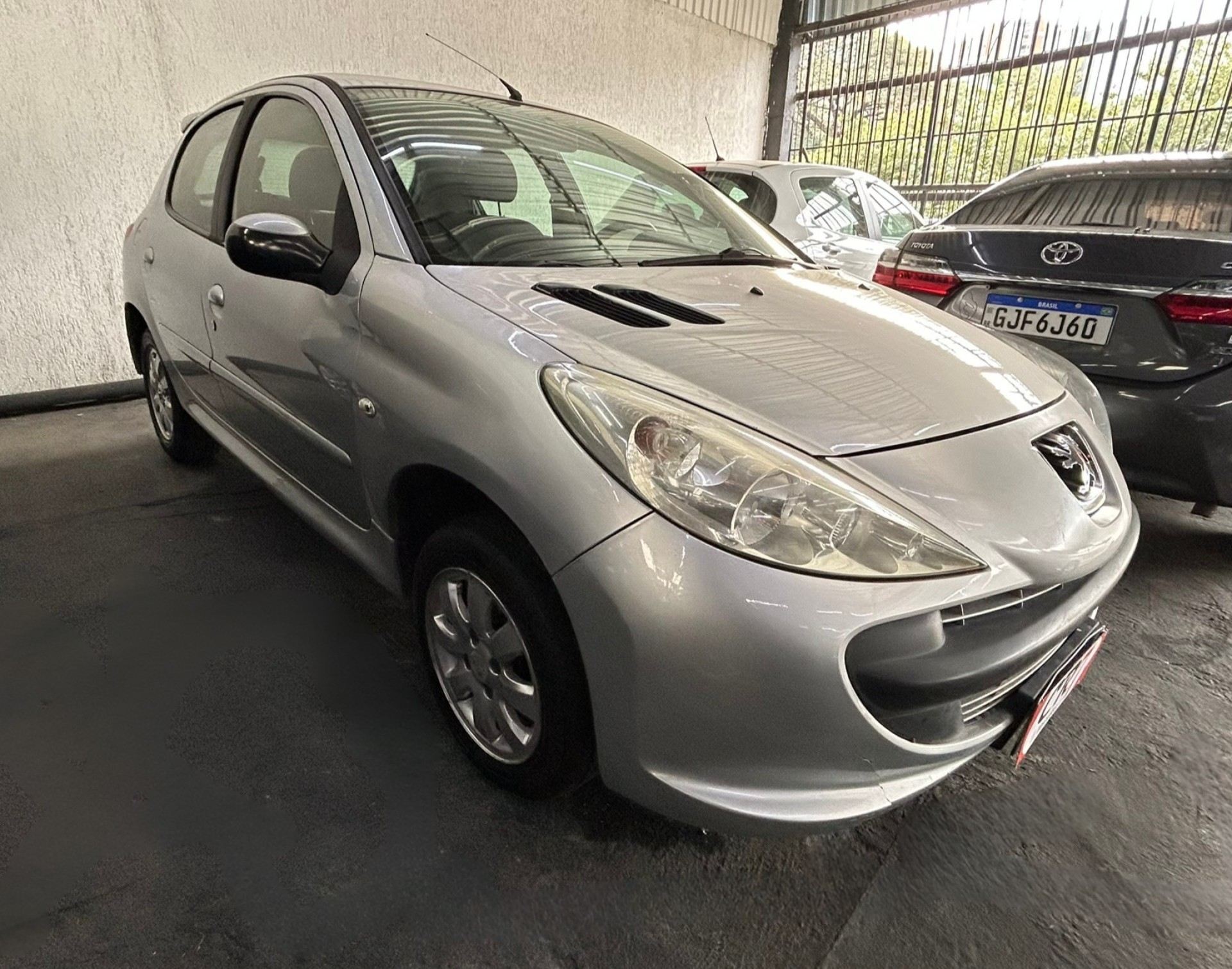 Peugeot 207 Xr 1.4 Flex 8v 5p
