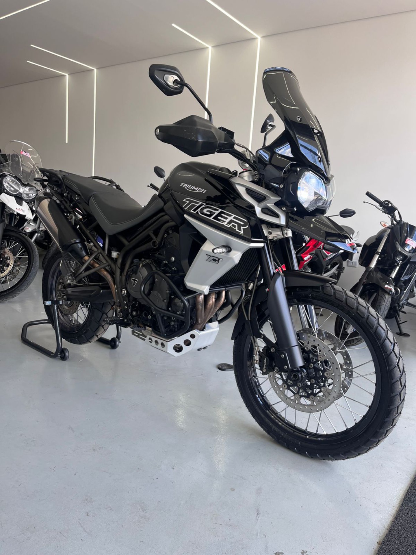Triumph Tiger 800 Xcx
