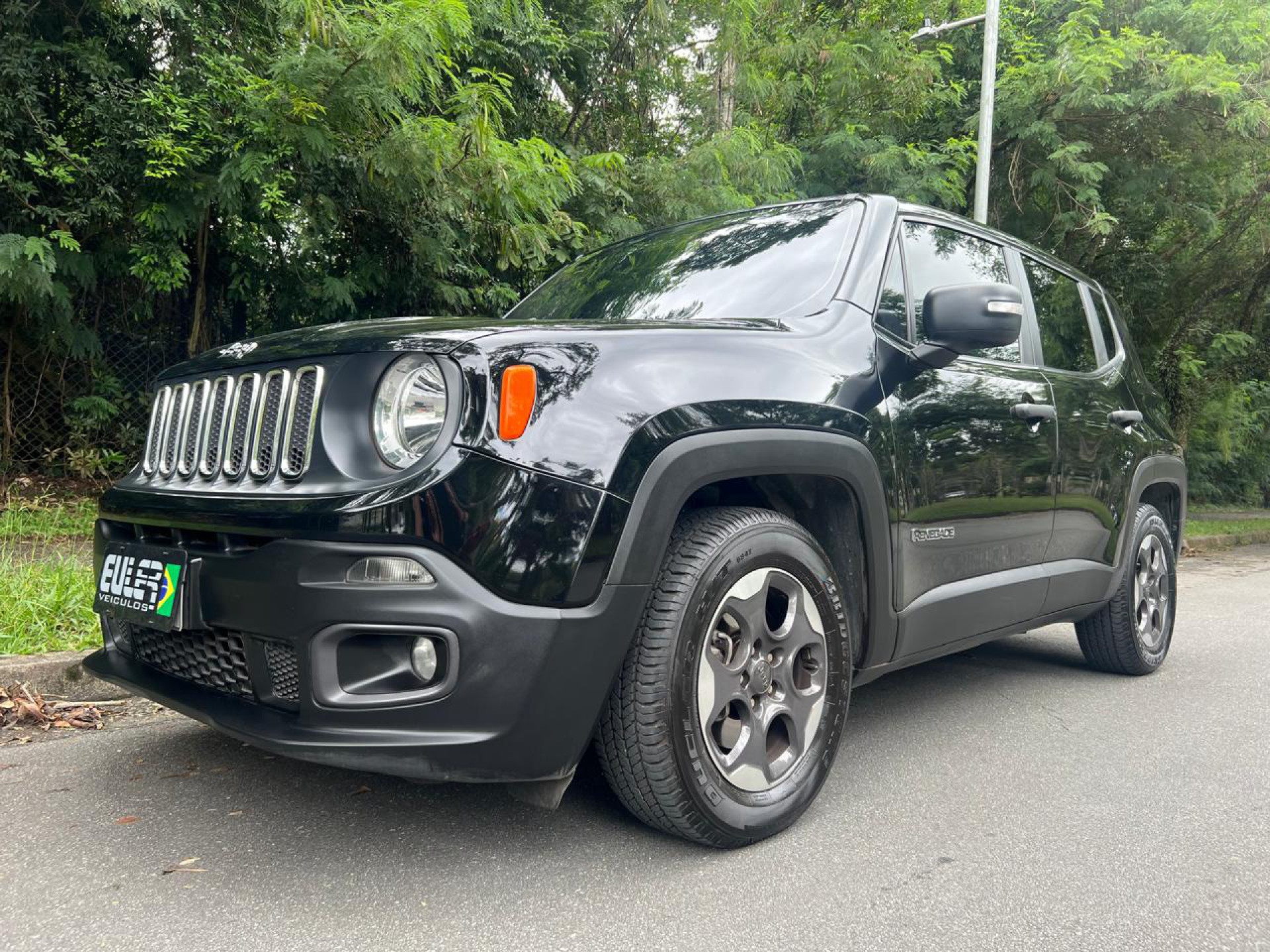 Foto Renegade Sport 1.8 4x2 Flex 16v Aut.
