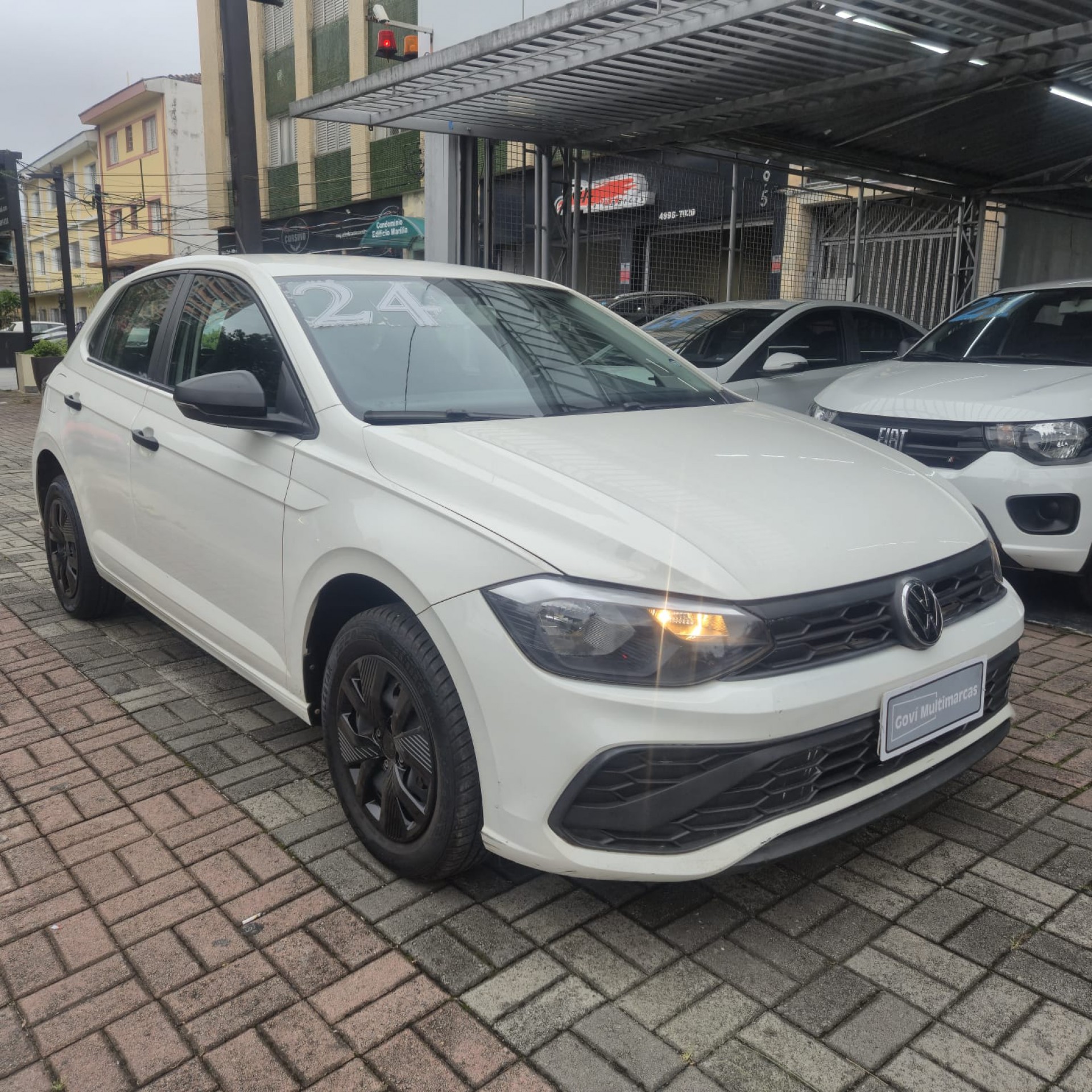 Foto Polo Track 1.0 Flex 12v 5p
