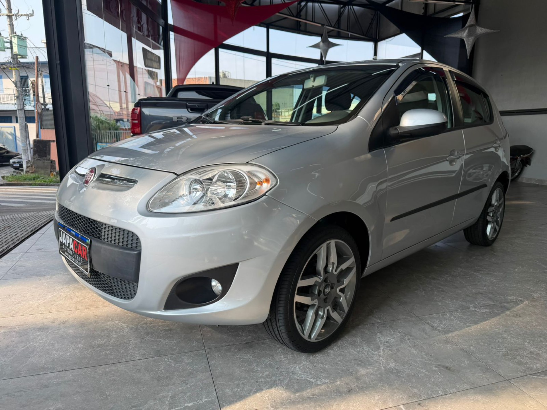 Foto Palio Attractive 1.0 Evo Fire Flex 8v 5p