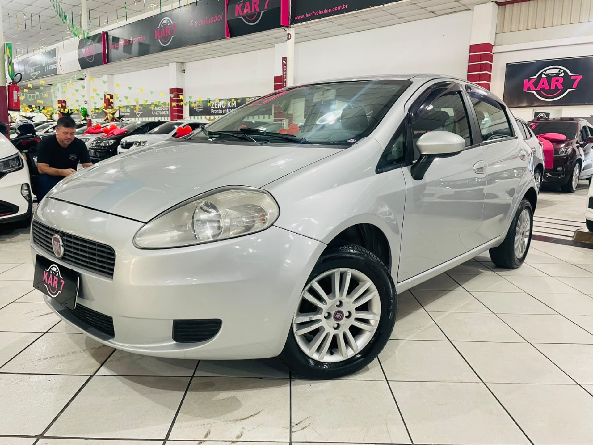Foto Punto Attractive 1.4 Fire Flex 8v 5p