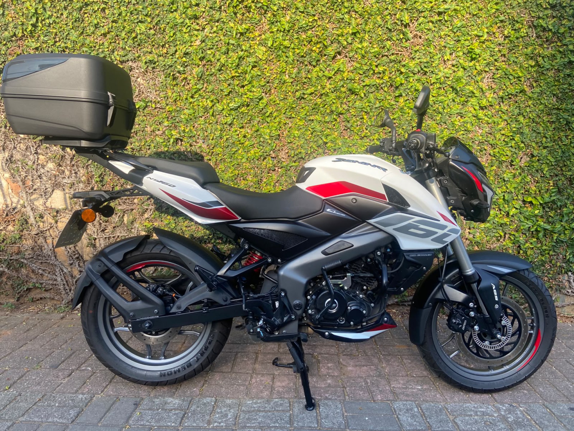 Bajaj Dominar 160