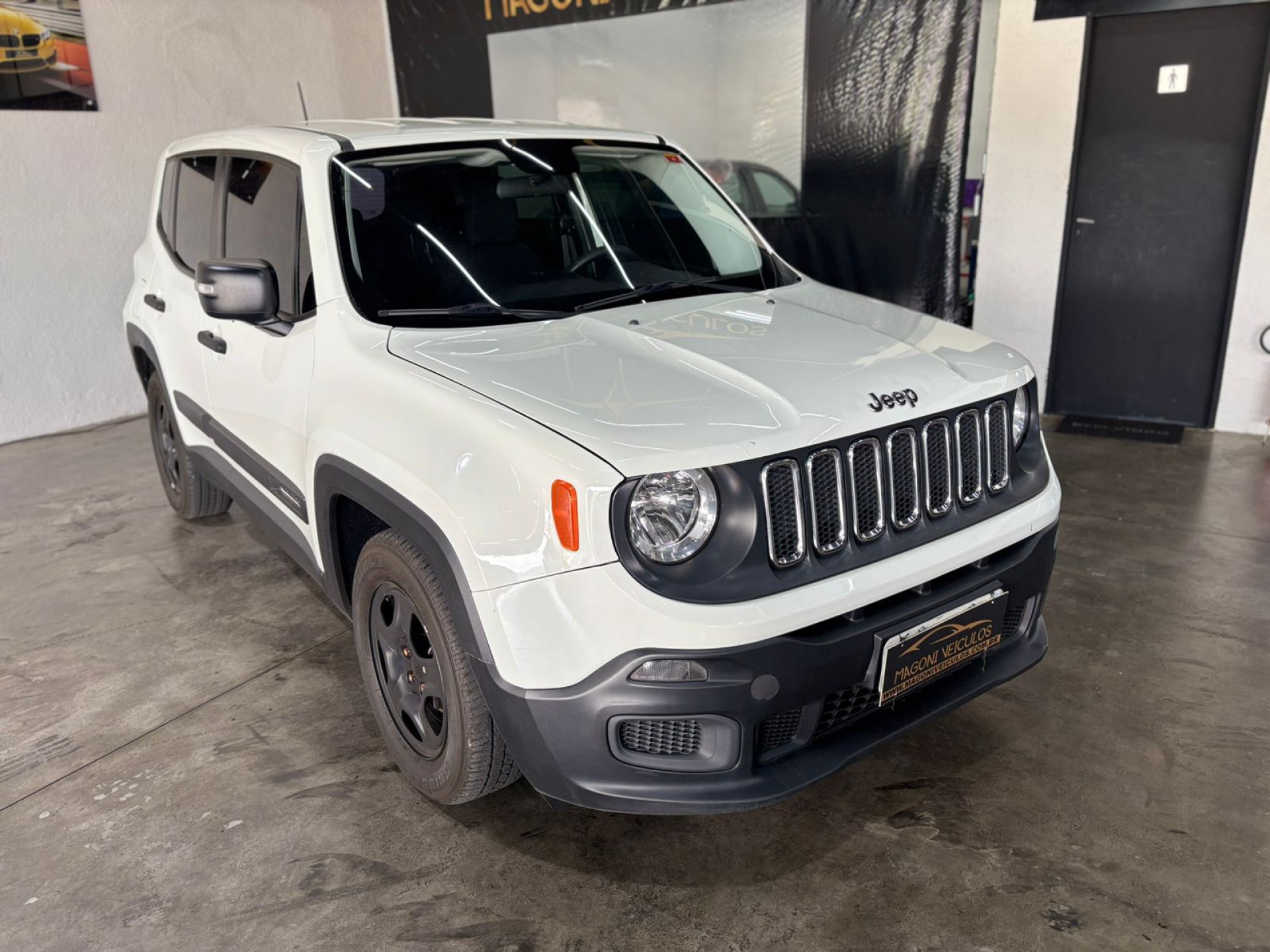Foto Renegade1.8 4x2 Flex 16v Aut.