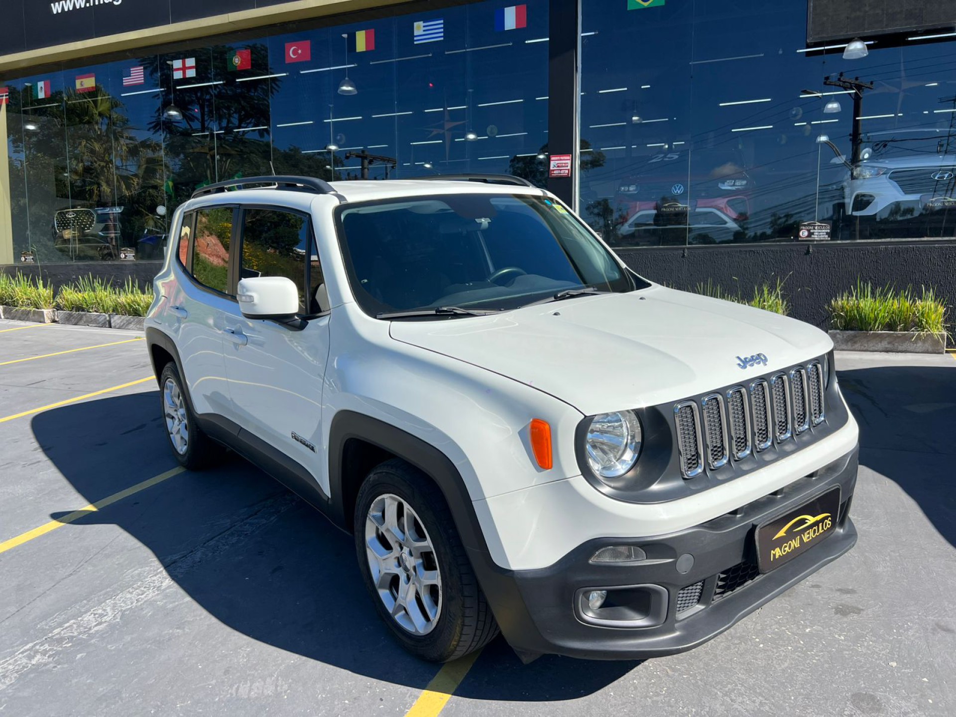Foto Renegade Longitude 1.8 4x2 Flex 16v Aut.