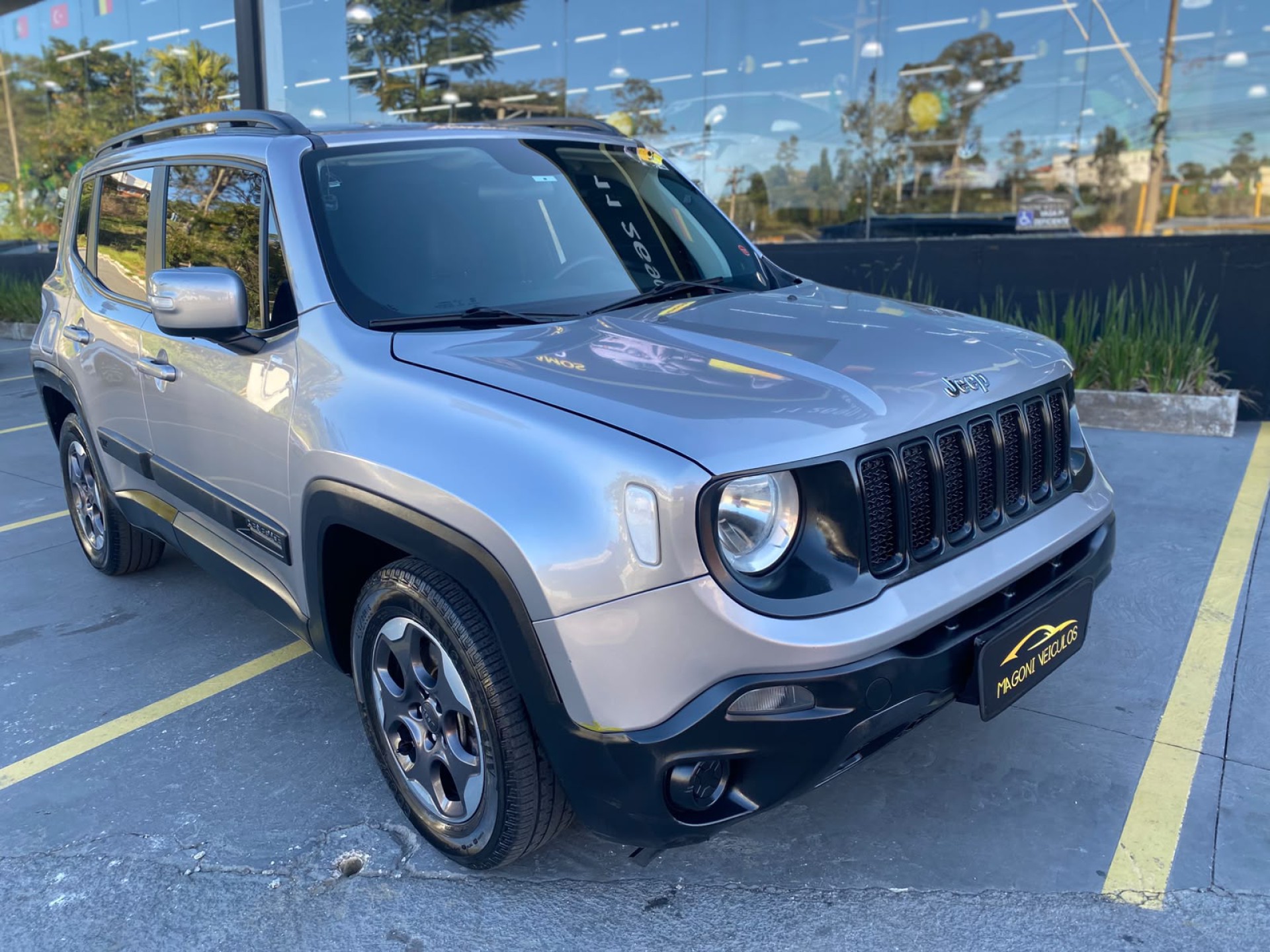 Foto Renegade1.8 4x2 Flex 16v Aut.(pcd)