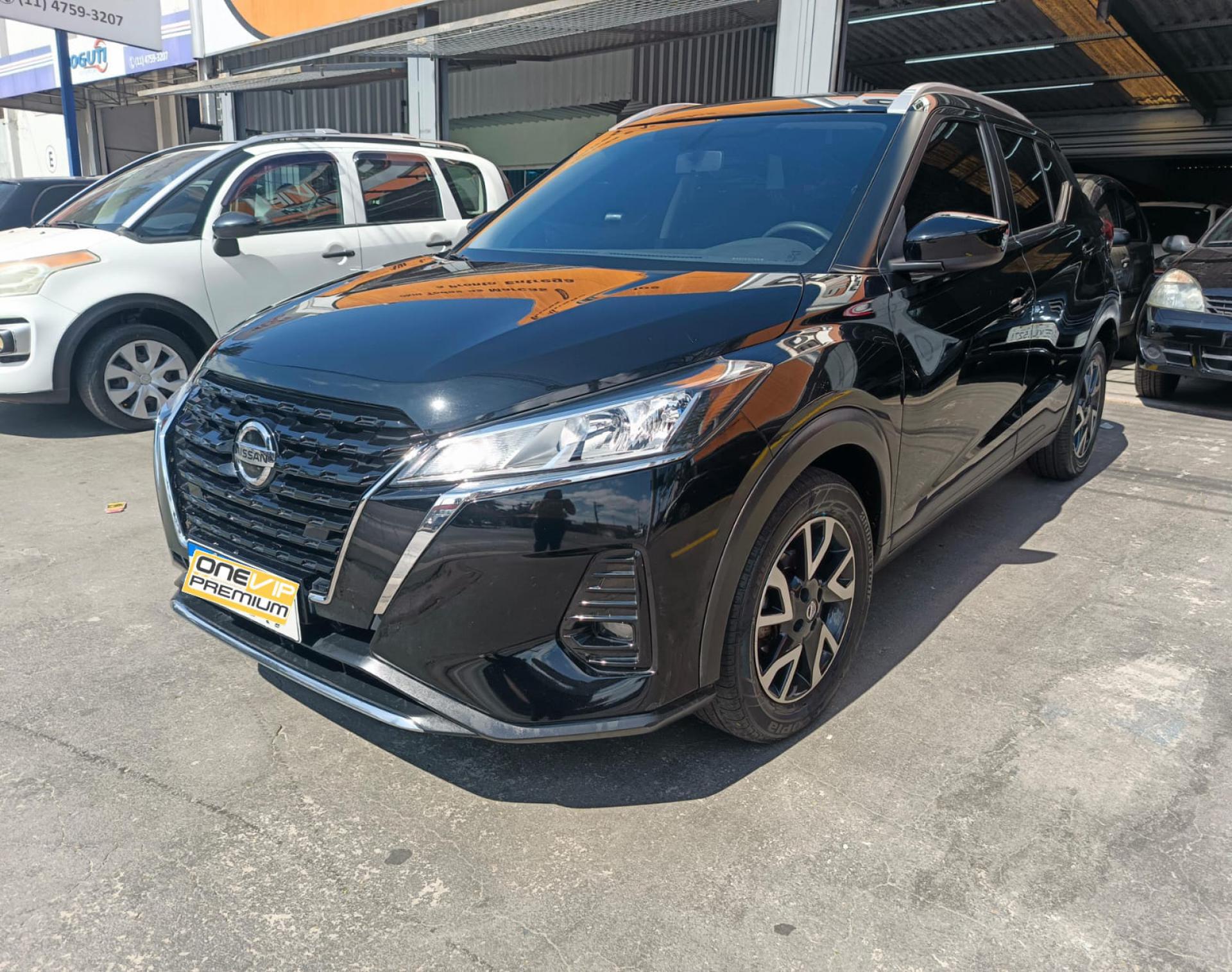 Foto Kicks Sense 1.6 16v Flex Aut.