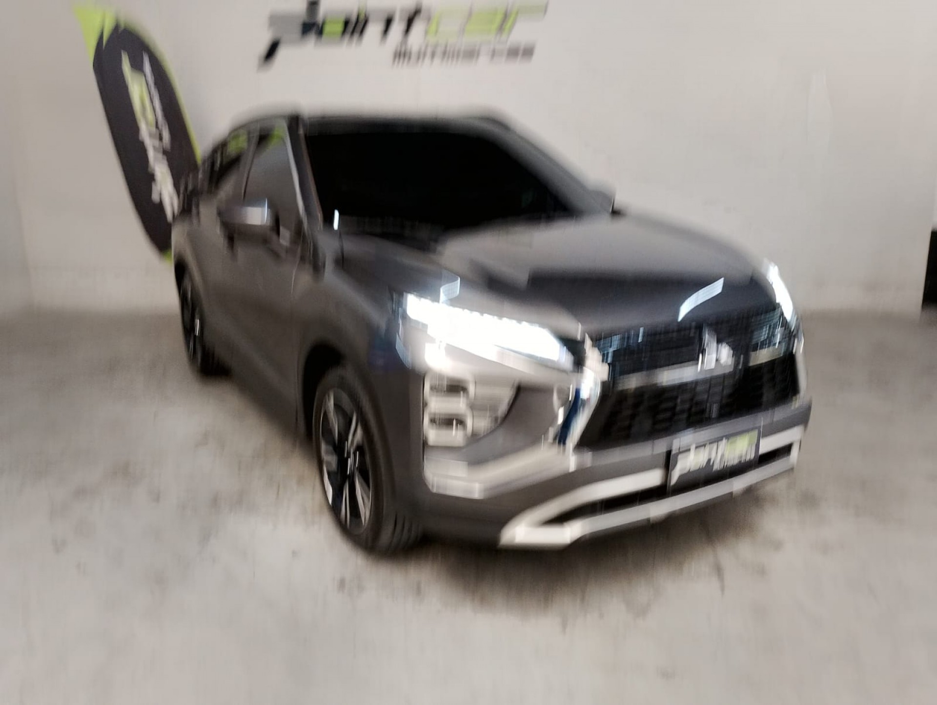 Foto Eclipse Cross Hpe 1.5 16v 165cv Aut.