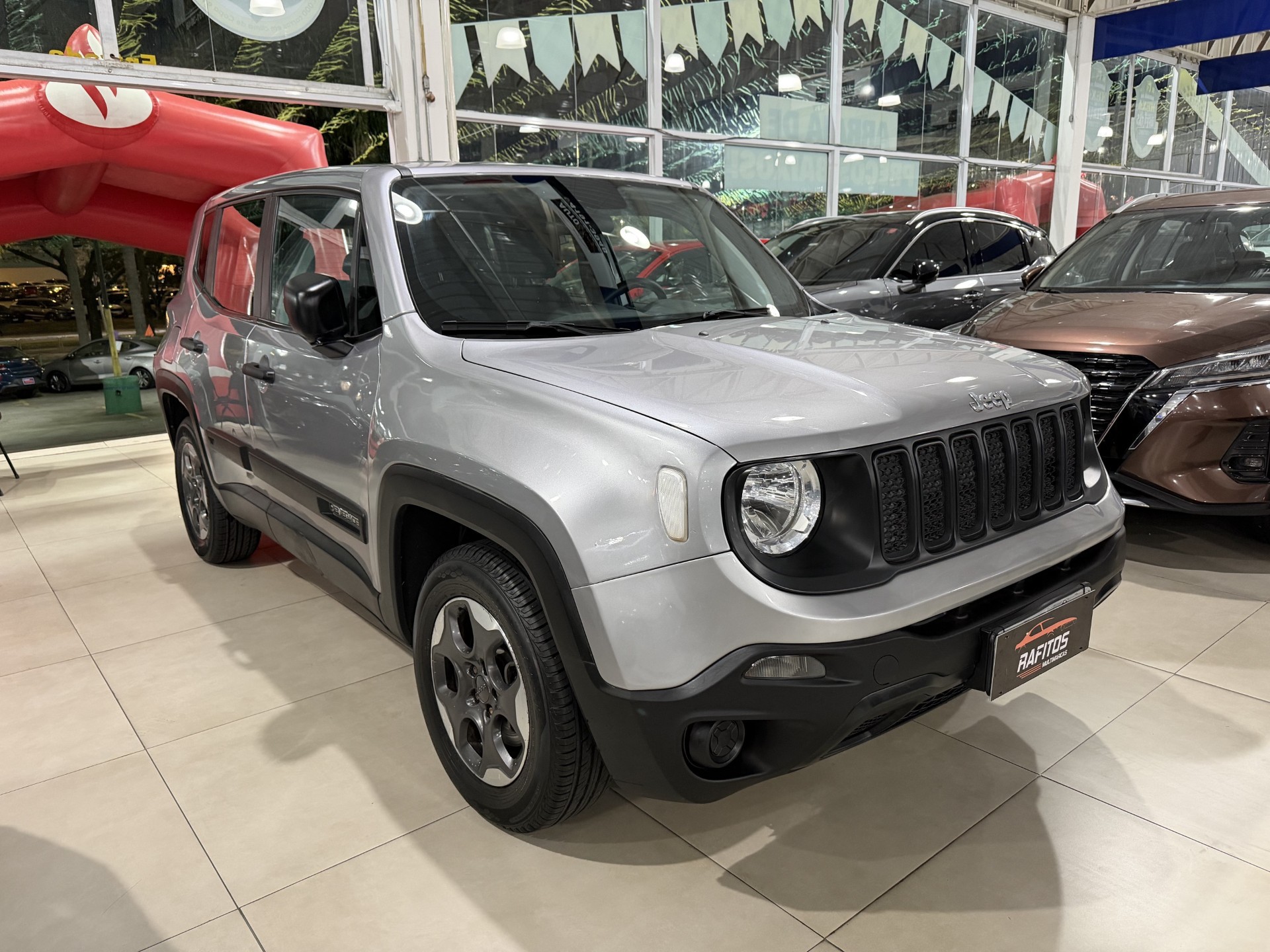 Foto Renegade1.8 4x2 Flex 16v Aut.